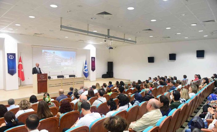 Eğitim Fakültesinin 40. yılına özel konferansta “Değişen Toplumda Öğretmenlik” konuşuldu