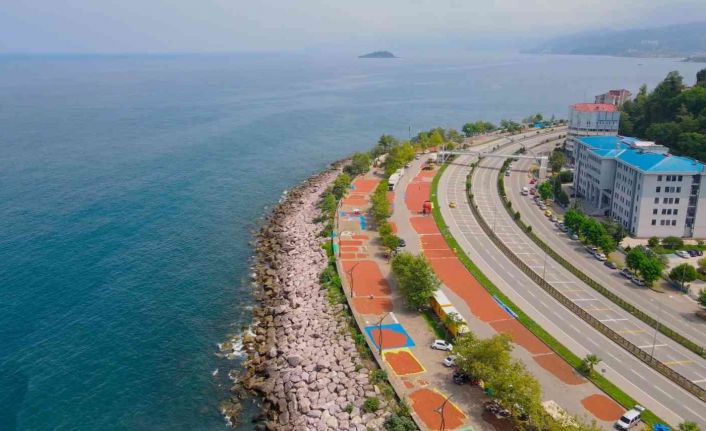 Fındık hasadı sona eren Giresun’da sahiller fındıkla doldu