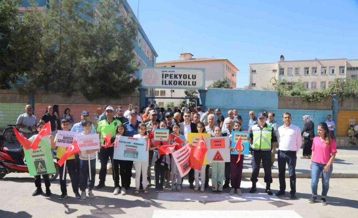Kızıltepe’de “Yayalara öncelik duruşu, hayata saygı duruşu” etkinliği
