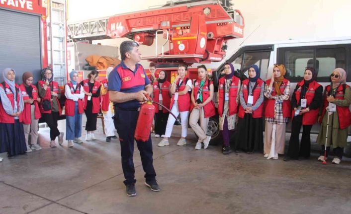 Misafir öğrenciler, Adıyaman’da itfaiyecilik hakkında bilgi aldı