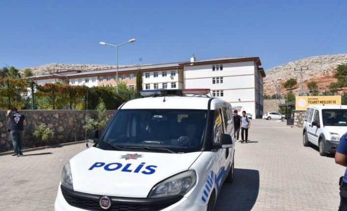 Polis, okul çevresinde önlemini arttırdı