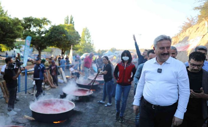 Salça günleri Mimarsinan Mahallesi’nde devam etti