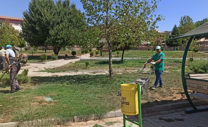 Siirt Belediyesi, temizlik ve bakım çalışmalarına devam ediyor