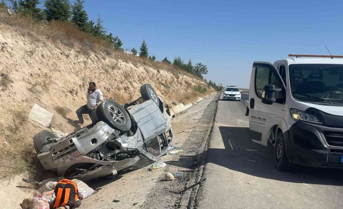 Takla atan otomobilde 4 kişi yaralandı