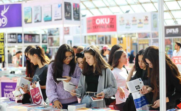 12. Antalya Kitap Fuarı dolu dolu geçiyor