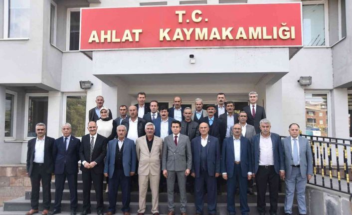 Ahlat’ta 19 Ekim Muhtarlar Günü kutlandı