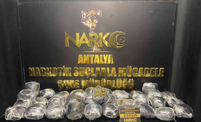 Antalya’da 26 kilo 505 gram uyuşturucu madde ele geçirildi