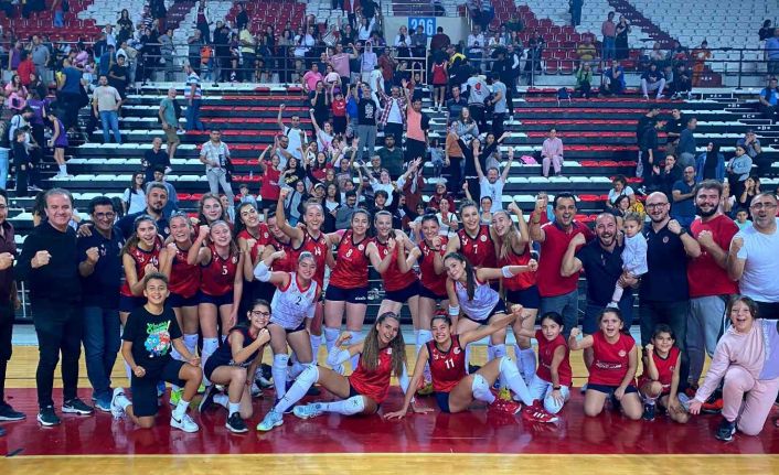 Antalyaspor voleybol takımı galip ayrıldı