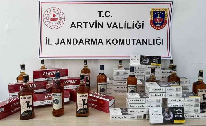 Artvin’de jandarmadan gümrük kaçağı sigara ve içki operasyonu