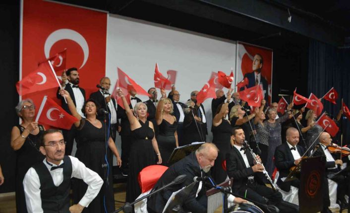 Ayvalık’ta Mesut Duran Müzik Derneği Korosu’ndan unutulmaz konser