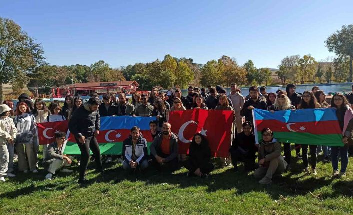 Azerbaycanlı öğrenciler Sakaryabaşı’nda keyifli zaman geçirdi