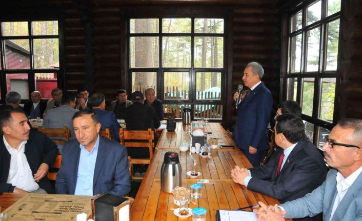 Başkan Akkaya muhtarlarla istişare ve değerlendirme toplantısı yaptı