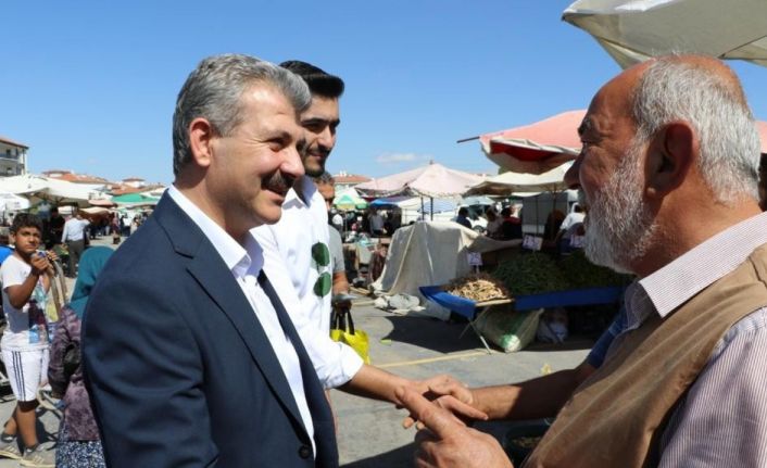 Başkan Altınsoy semt pazarında esnaf ve vatandaşlarla buluştu