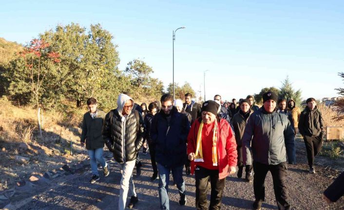 Başkan Büyükkılıç, Gençlik Meclisi Üyeleriyle Sabah yürüyüşü Yaptı