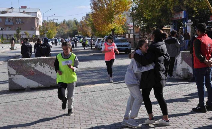 Bulanık’ta "Cumhuriyet Koşusu" düzenlendi