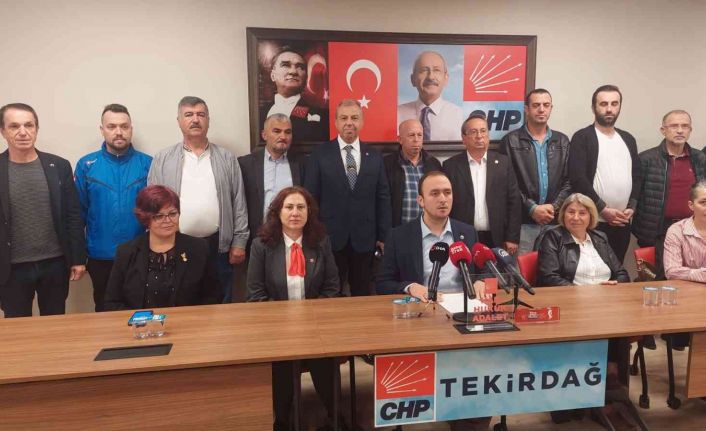 CHP İl Yönetiminin düşürülmesiyle istifa depremi patlak verdi