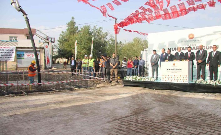 Cumhurbaşkanı Erdoğan canlı yayınla bağlandı, Diyarbakır’da muhtarlık binası temeli atıldı