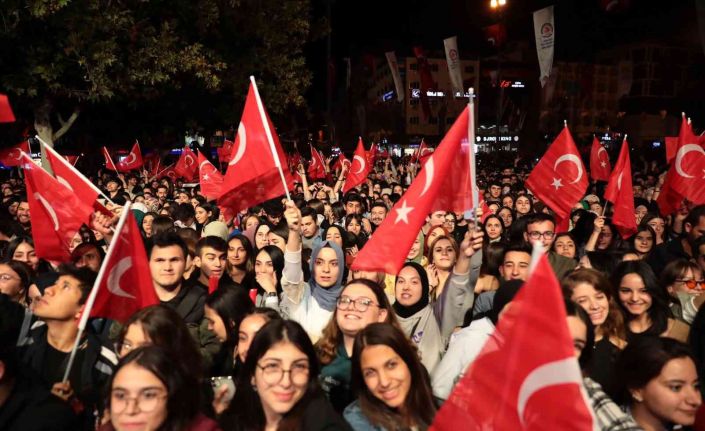 Denizli’de 7’den 70’e Cumhuriyet coşkusu