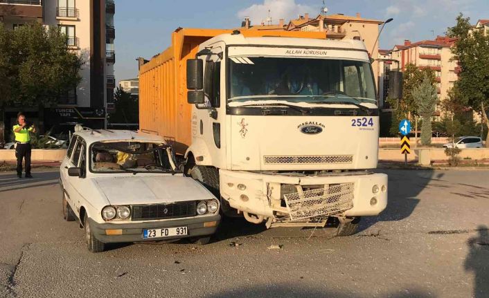 Elazığ’da trafik kazası: 2 yaralı