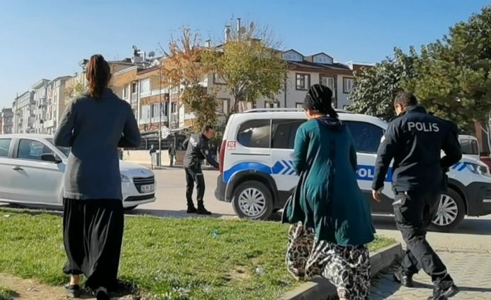 Fal bahanesiyle parasını çaldılar, polis yakaladı