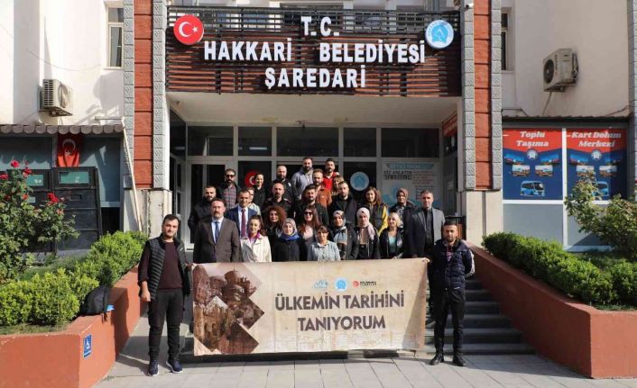 Hakkari’de 30 genç İstanbul’a uğurlandı