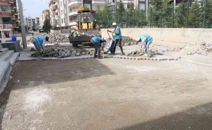 Haliliye’de 4 mahalle daha parke taşıyla döşeniyor