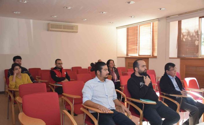 İİBF’de “Haiku’yla İktisat” semineri gerçekleştirildi