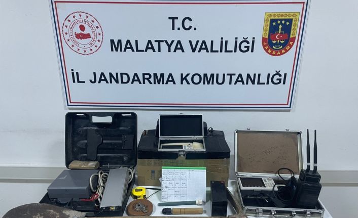 Jandarmadan kaçak kazıya suçüstü