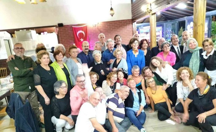 Köyceğiz’de lise arkadaşları yıllar sonra buluştu