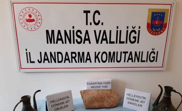 Manisa’da bir evde tarihi eserler ele geçirildi