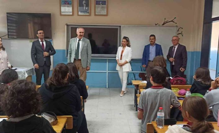 Milli Eğitim Müdürü Dikici Sarıgöl’de öğretmen ve öğrencilerle buluştu
