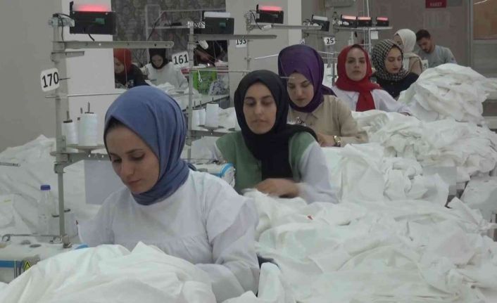 Muş’ta devlet destekli tekstil fabrikası 30 ülkeye ihracat yapıyor