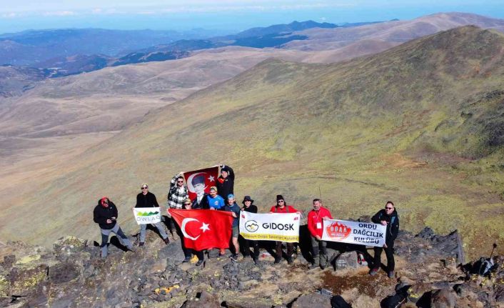 Ordulu ve Giresunlu dağcılar 3 bin metrede buluştu