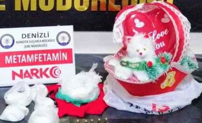 Oyuncak bebek içerisinden uyuşturucu madde çıktı