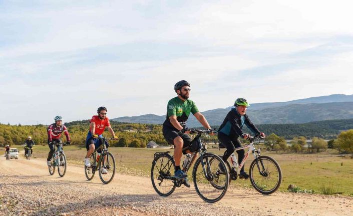 Pedalladıkları mesafeler ağaca dönüşecek