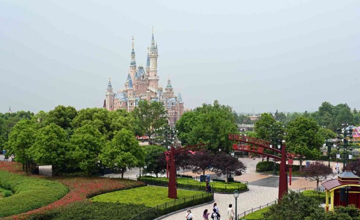 Şanghay’daki Disneyland’de son 1 yılda ikinci karantina