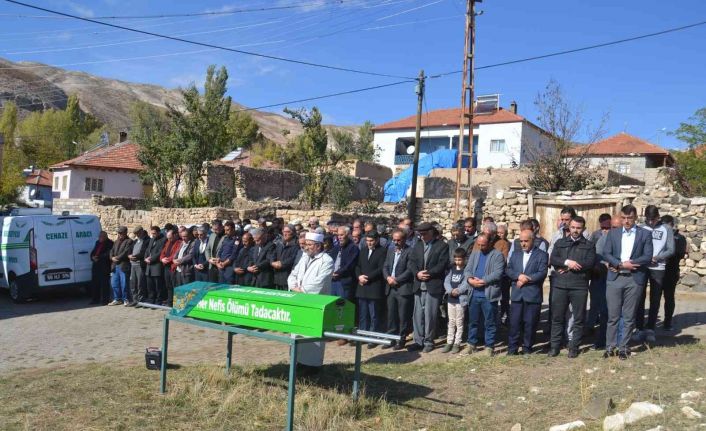 Şehit annesi son yolculuğuna uğurlandı