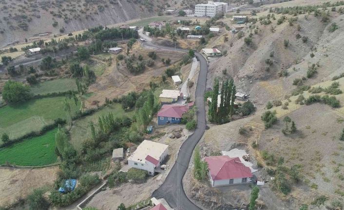 Şırnak’ta köy yolları sıcak asfaltla buluşuyor