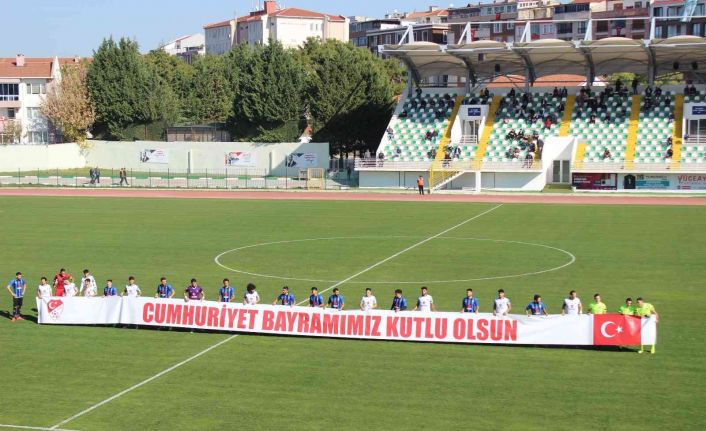 TFF 2. Lig: Kırklarelispor: 1 - Karacabey Belediyespor: 1