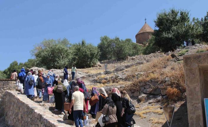 Van Büyükşehir Belediyesi 5 ayda 75 bin kadını gezdirdi