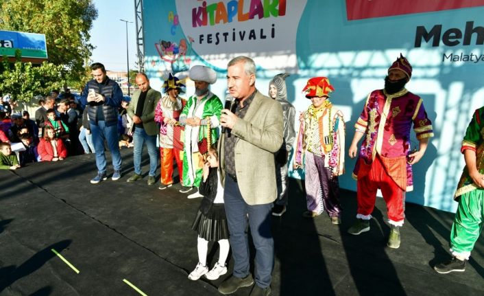 Yeşilyurt Çocuk Kitapları Festivali dolu dolu geçiyor