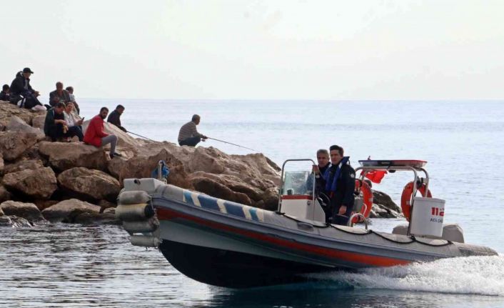 30 metrelik falezlerden düşme ihbarı deniz polisini alarma geçirdi