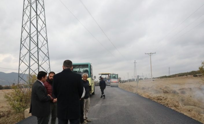 Burdur Valisi Arslantaş, yol çalışmalarını yerinde inceledi