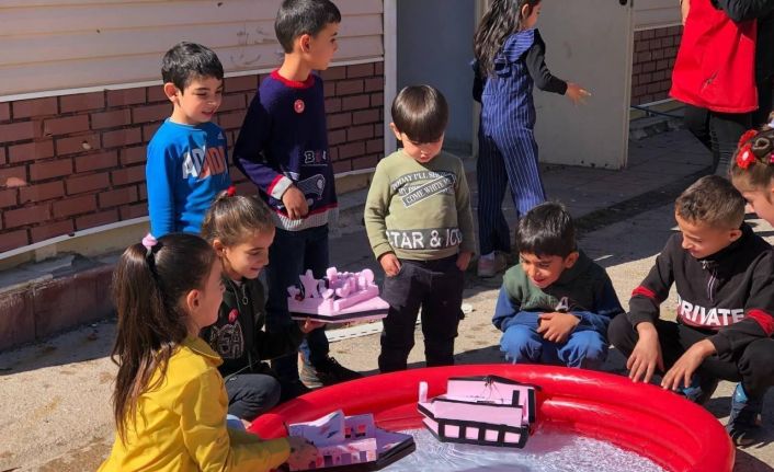 Gönüllü gençler köy çocuklarının hayallerini gerçekleştiriyor