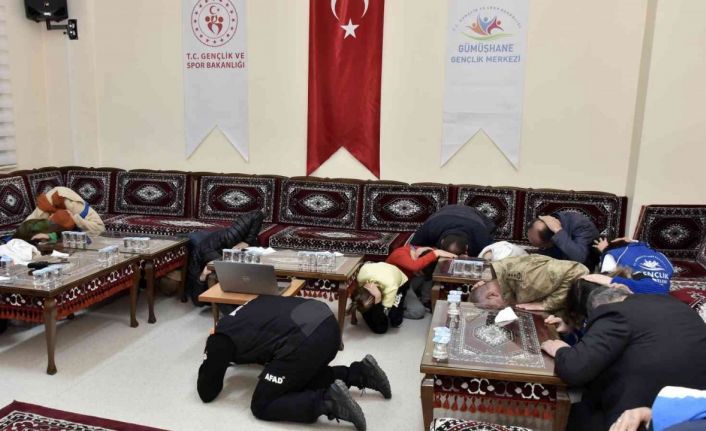 Gümüşhane’de geniş katılımlı deprem anı tatbikatı yapıldı