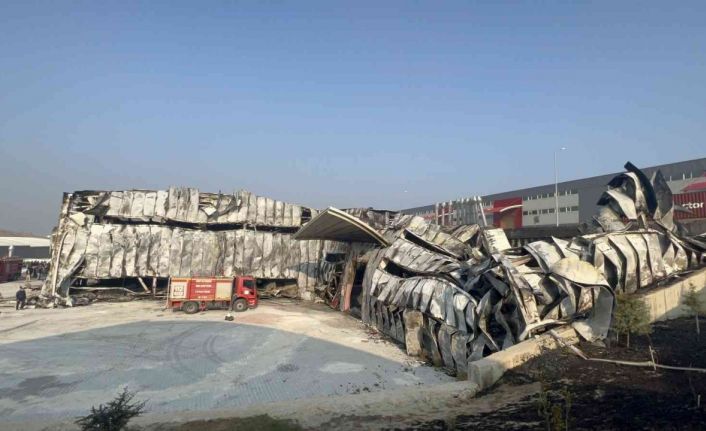 Hatay’da yanan fabrikadaki tahribat gün ağarınca ortaya çıktı