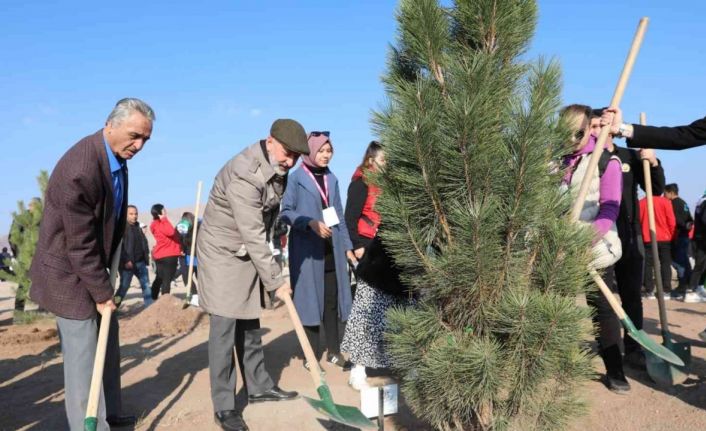 Kayseri’nin Denizi Kuşçu’da, ağaç dikme etkinliği gerçekleştirildi