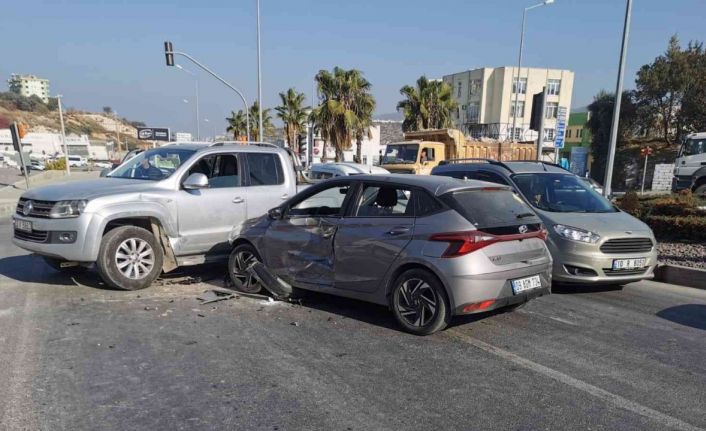 Kuşadası’nda trafik kazası: 2 yaralı