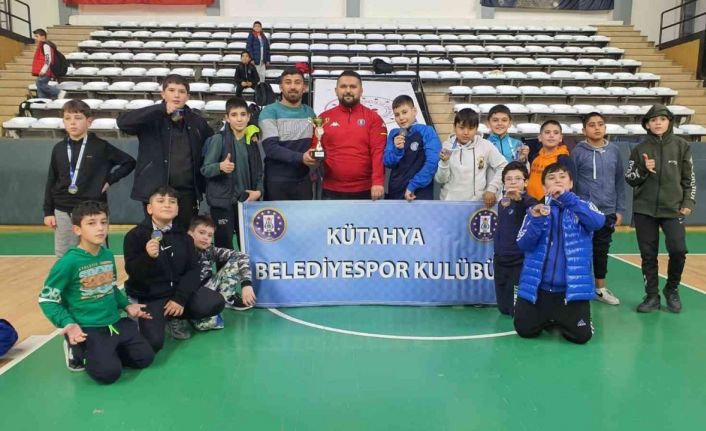 Kütahya Belediye Güreş Takımı en iyiler arasında