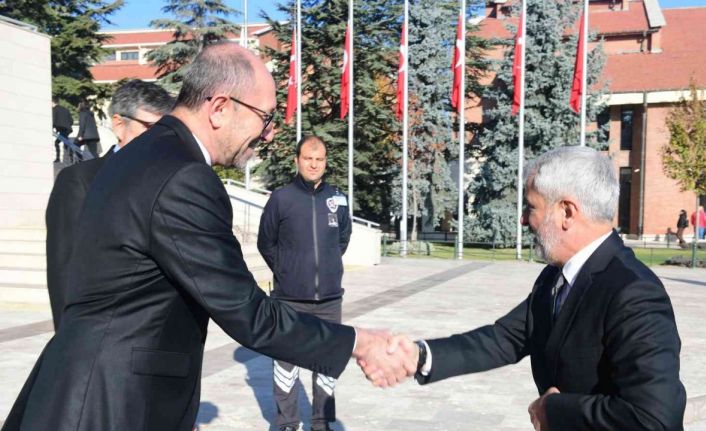 Milletvekili Sadak, "Anadolu Üniversitesi tüm Türk dünyasının üniversitesidir"